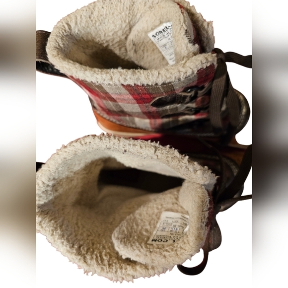 Sorel boots with plaid winter boots. Size 9 - Picture 6 of 7